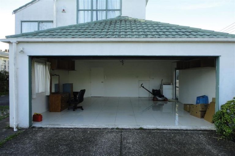 Photo of property in 37a Miro Street, New Lynn, Auckland, 0600