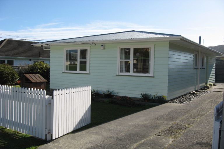 Photo of property in 31 Ruthven Road, Wainuiomata, Lower Hutt, 5014