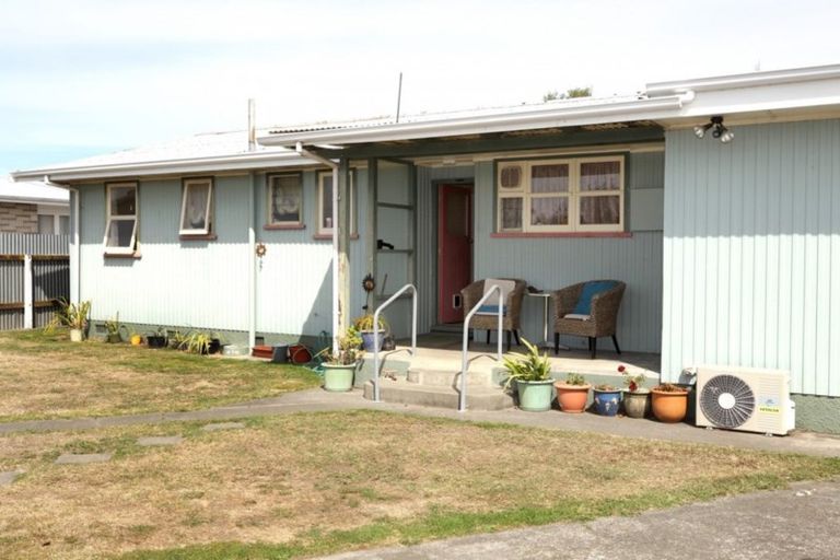 Photo of property in 12 Folkestone Drive, Flaxmere, Hastings, 4120