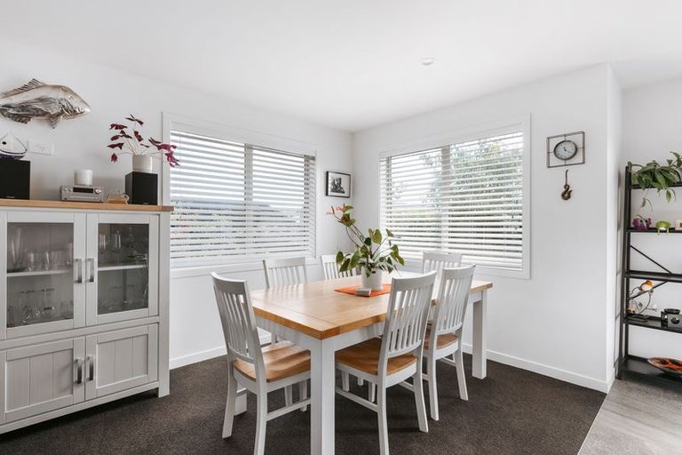 Photo of property in 73 Bert Wall Drive, Omokoroa, 3114