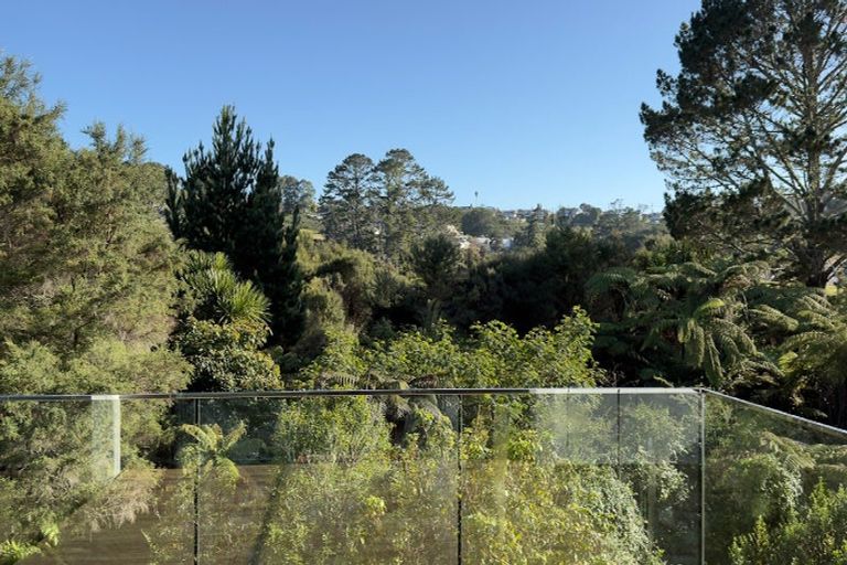 Photo of property in 1 Kaimai Avenue, Massey, 0614