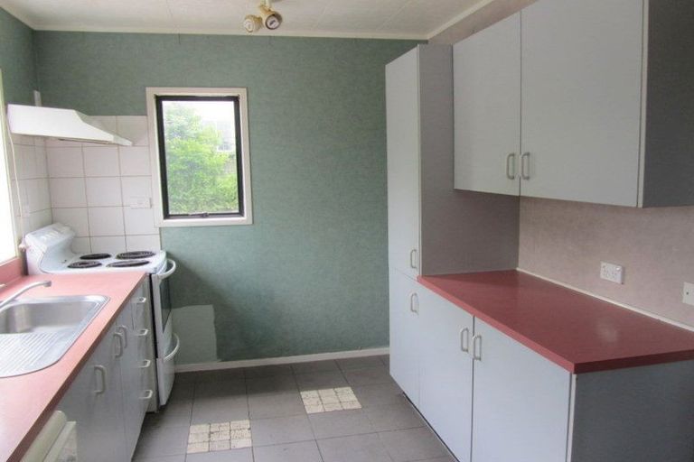 Photo of property in 23 Leiden Place, Totara Vale, Auckland, 0629