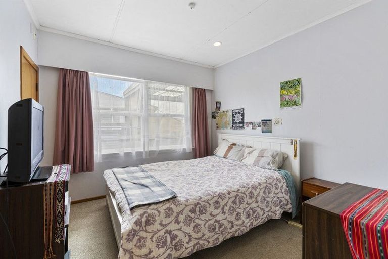 Photo of property in 8 Elm Grove, Westown, New Plymouth, 4310