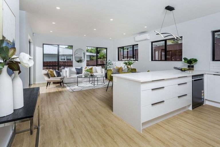 Photo of property in 76b Bond Crescent, Forrest Hill, Auckland, 0620