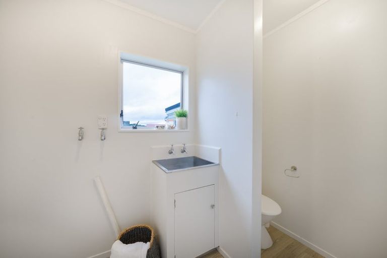Photo of property in 8a Alister Way, Churton Park, Wellington, 6037