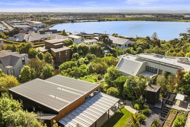 Photo of property in 11 Janice Place, Mount Pleasant, Christchurch, 8081