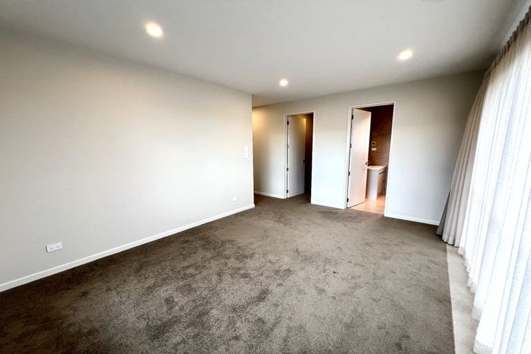 Photo of property in 10 Rossbeg Lane, Flat Bush, Auckland, 2019