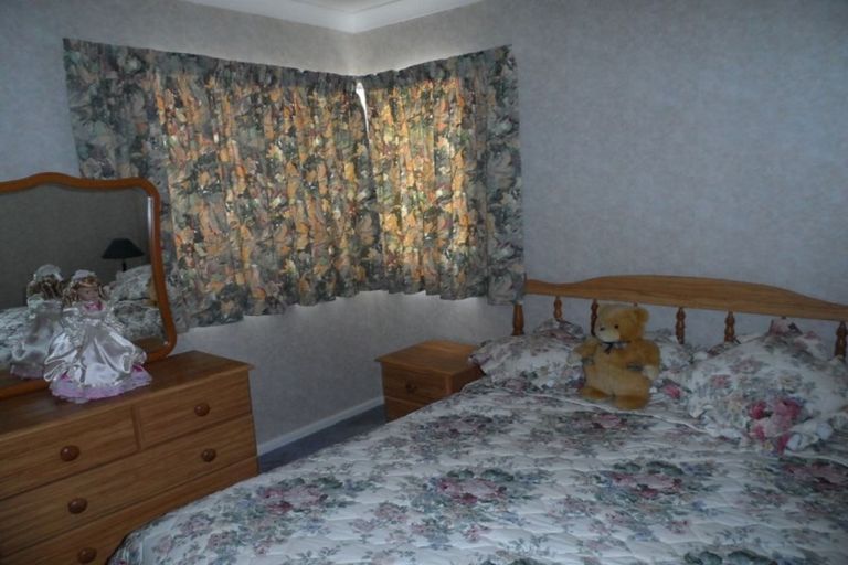 Photo of property in 40 Nuku Street, Tangimoana, 4822