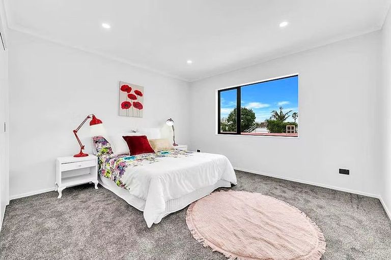 Photo of property in 8e Kent Road, Manurewa, Auckland, 2102