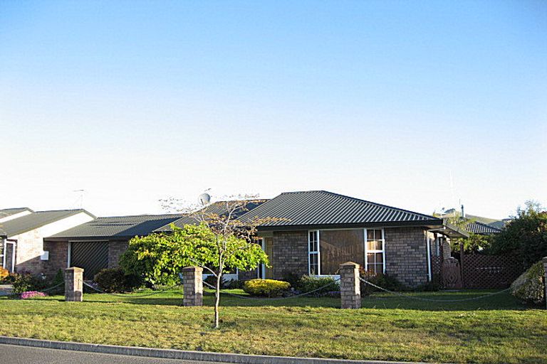 Photo of property in 27 Karina Crescent, Redwoodtown, Blenheim, 7201