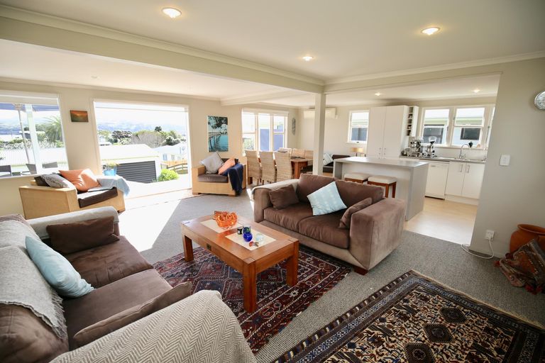 Photo of property in 9 Uenuku Avenue, Raglan, 3225