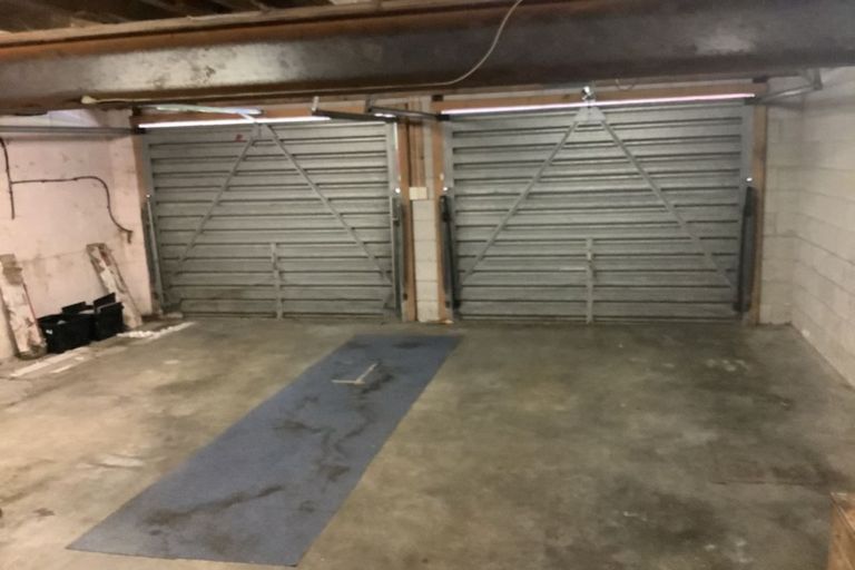 Photo of property in 13 Hamish Place, Sunnyhills, Auckland, 2010