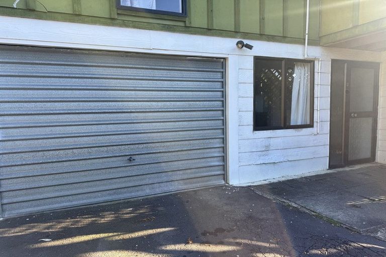 Photo of property in 74 Crows Road, Swanson, Auckland, 0614