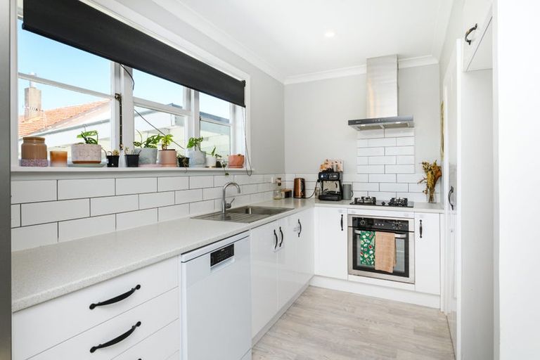 Photo of property in 18b Thames Street, Roslyn, Palmerston North, 4414