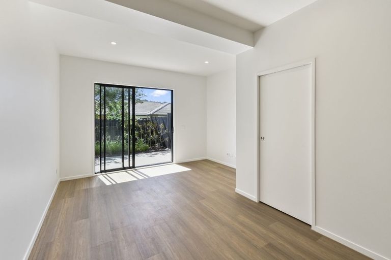 Photo of property in 4/47a Huntington Drive, Huntington Park, Auckland, 2013