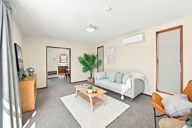 Photo of property in 2/281 Sawyers Arms Road, Bishopdale, Christchurch, 8053