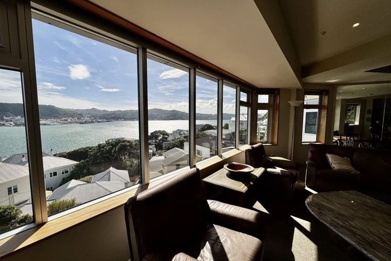 Photo of property in 24c Grafton Road, Roseneath, Wellington, 6011