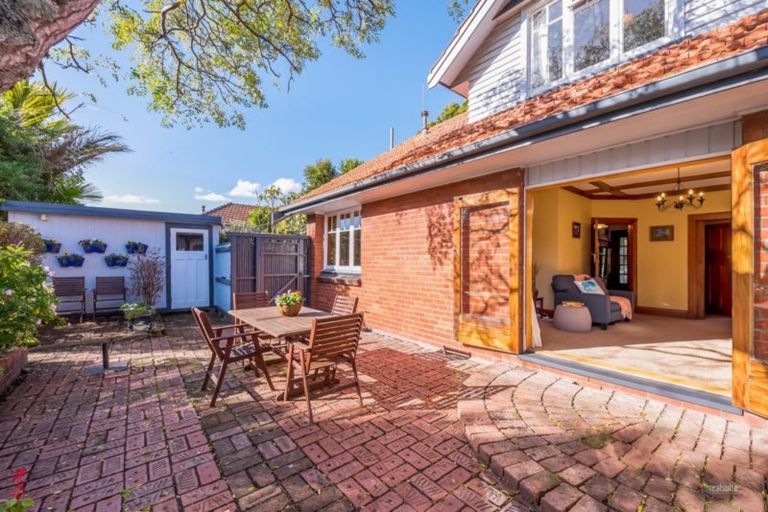 Photo of property in 77 Pohutukawa Street, Woburn, Lower Hutt, 5011