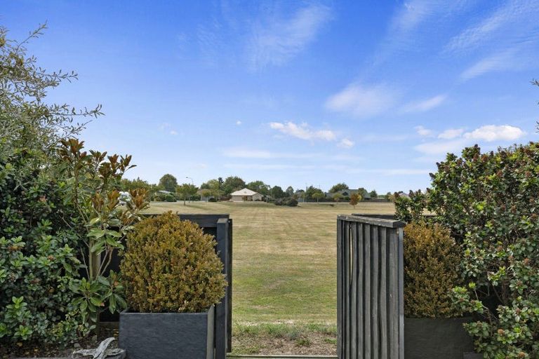 Photo of property in 22 Sequoia Way, Rangiora, 7400