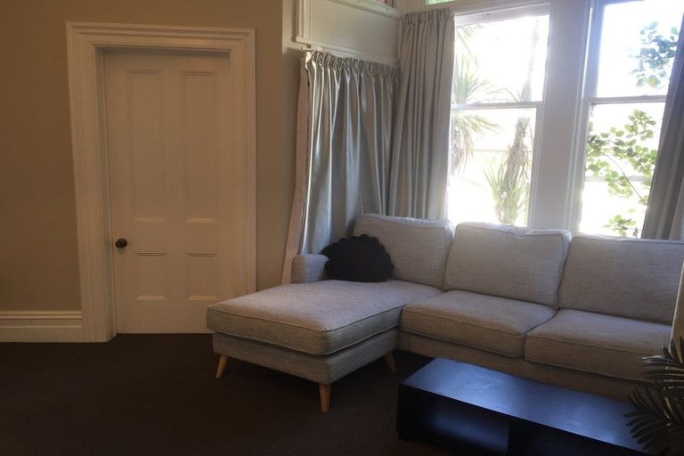 Photo of property in 17 Portland Crescent, Thorndon, Wellington, 6011