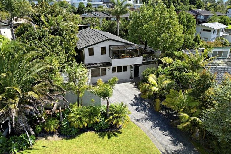 Photo of property in 5 Amante Crescent, Mairangi Bay, Auckland, 0630