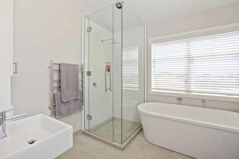 Photo of property in 55 Fernbrook Drive, Hurworth, New Plymouth, 4310