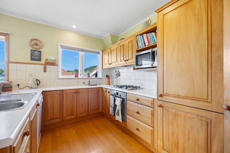 Photo of property in 61 Ranui Terrace, Tawa, Wellington, 5028