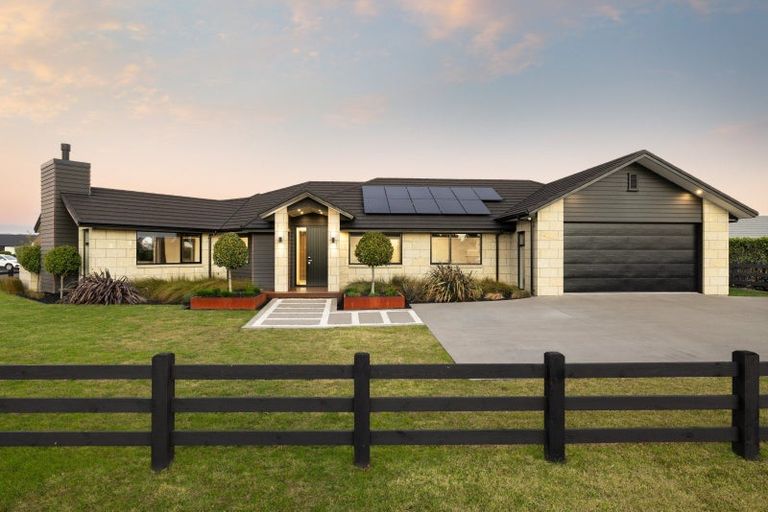 Photo of property in 34 Mike Smith Drive, Cambridge, 3434