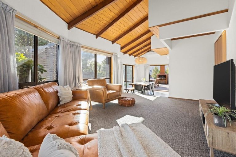 Photo of property in 3a Tauroa Road, Havelock North, 4130