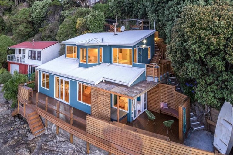 Photo of property in 14a Trevor Terrace, Paremata, Porirua, 5024