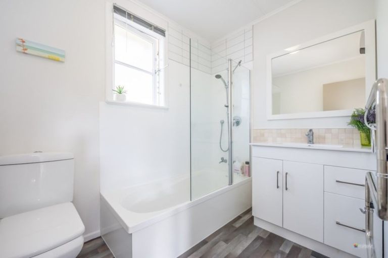 Photo of property in 16 John Street, Stokes Valley, Lower Hutt, 5019