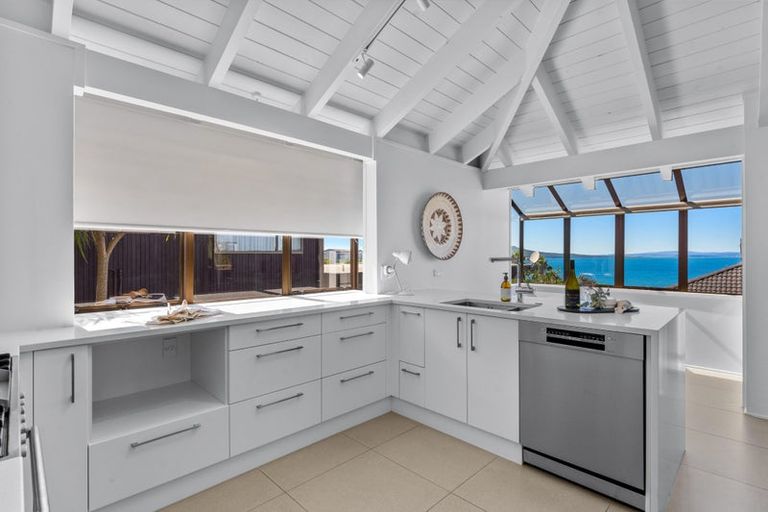 Photo of property in 1/14 Marama Street, Castor Bay, Auckland, 0620