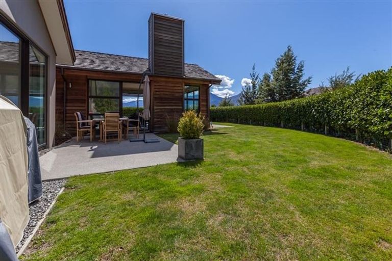 Photo of property in 10 Jackby Court, Jacks Point, Queenstown, 9371