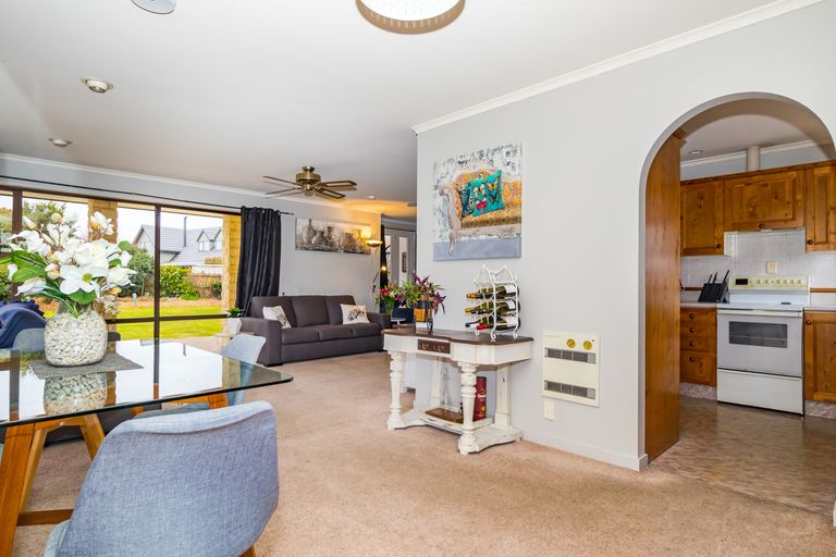 Photo of property in 37 Temple Crescent, Gleniti, Timaru, 7910