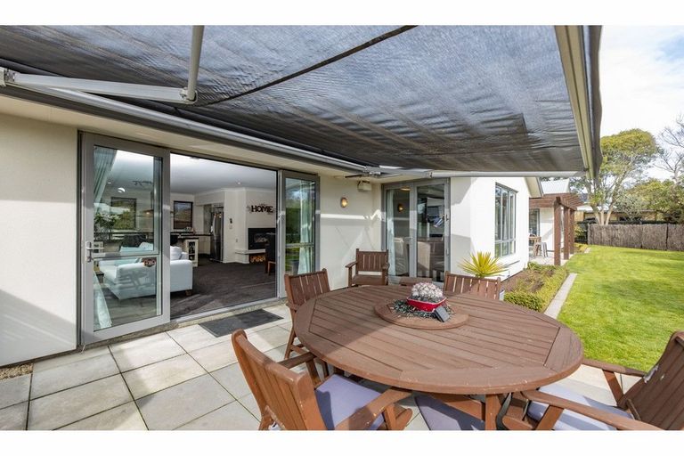 Photo of property in 20 Evergreen Place, Parklands, Christchurch, 8083