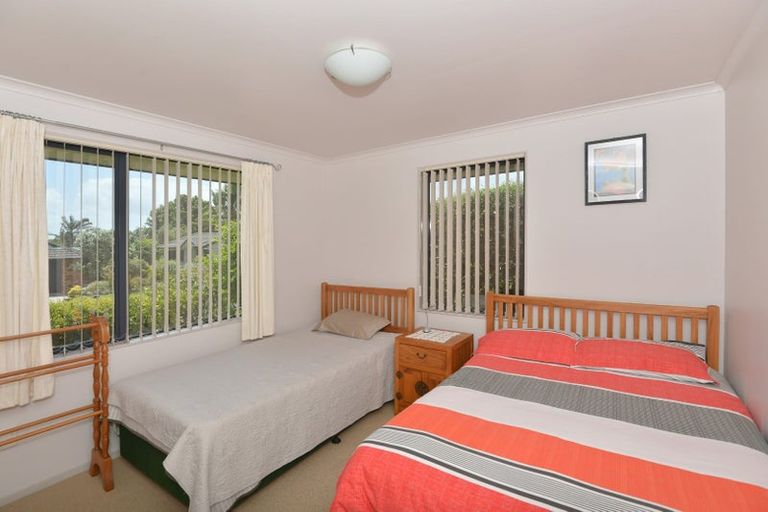 Photo of property in 19 Barbados Way, One Tree Point, 0118