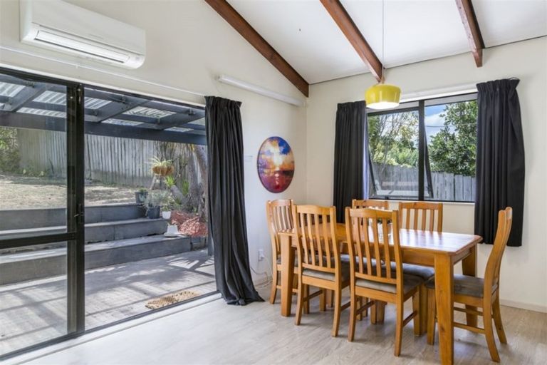 Photo of property in 21 Springtime Crescent, Stanmore Bay, Whangaparaoa, 0932