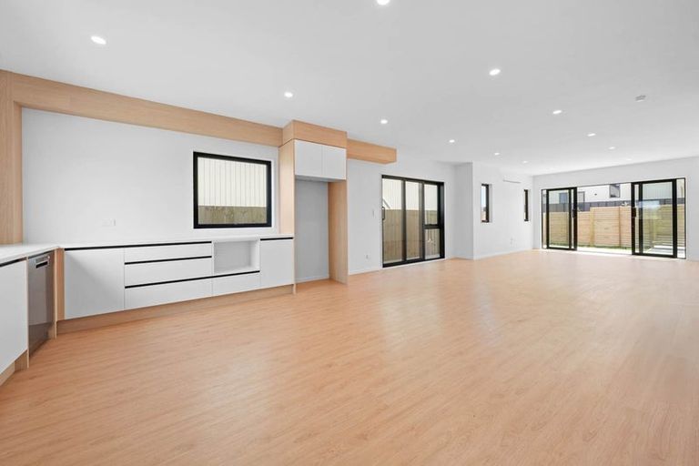 Photo of property in 183 Henwood Road, Westgate, Auckland, 0814