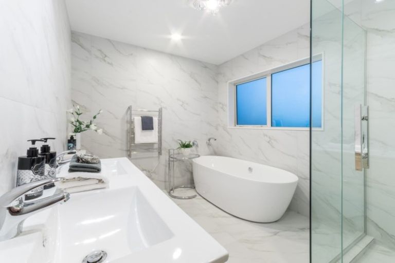 Photo of property in 25 Toanui Road, Hobsonville, Auckland, 0616