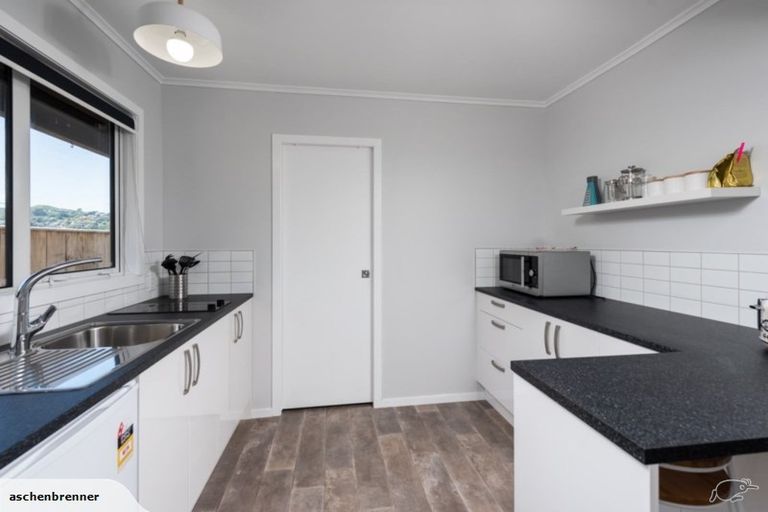 Photo of property in 10 Maybury Way, Island Bay, Wellington, 6023