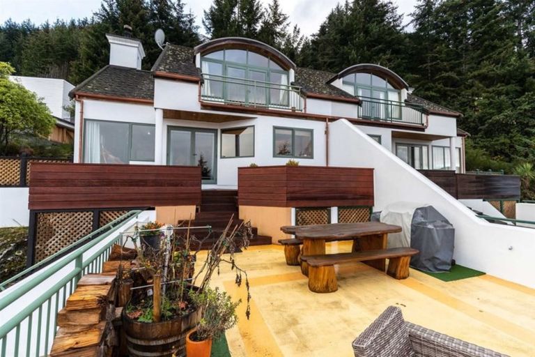 Photo of property in 1b Caples Place, Fernhill, Queenstown, 9300
