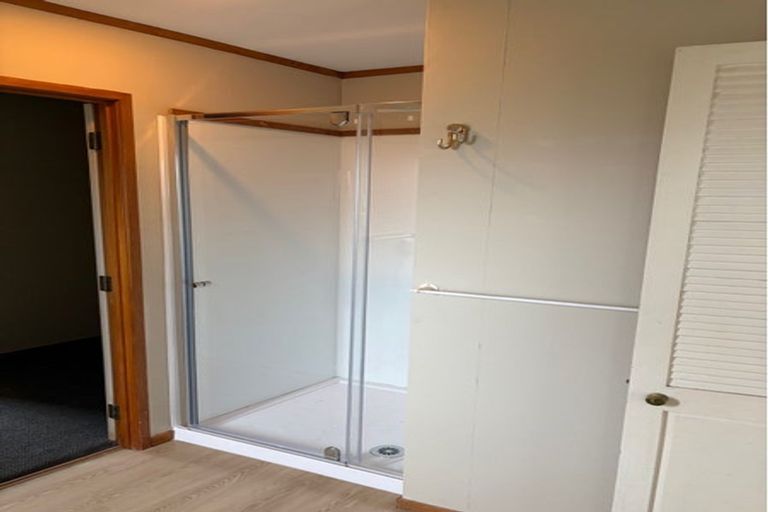 Photo of property in 77b Sturges Road, Henderson, Auckland, 0612