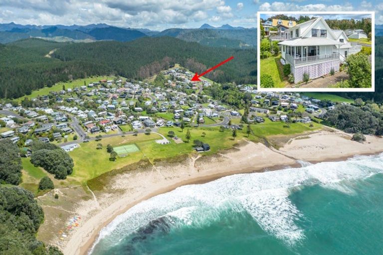 Photo of property in 127 Tuna Place, Onemana, Whangamata, 3691