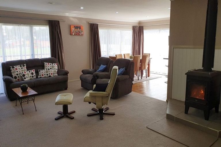 Photo of property in 13 Craig Street, Stratford, 4332