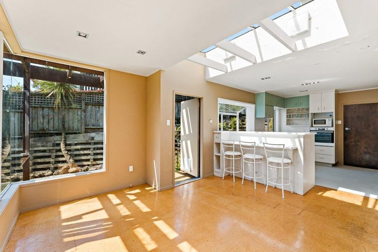 Photo of property in 603 East Coast Road, Browns Bay, Auckland, 0632