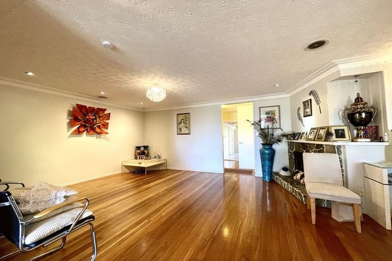 Photo of property in 24 Glenmore Road, Sunnyhills, Auckland, 2010