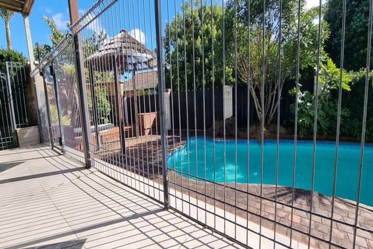 Photo of property in 58 Jandell Crescent, Bucklands Beach, Auckland, 2014