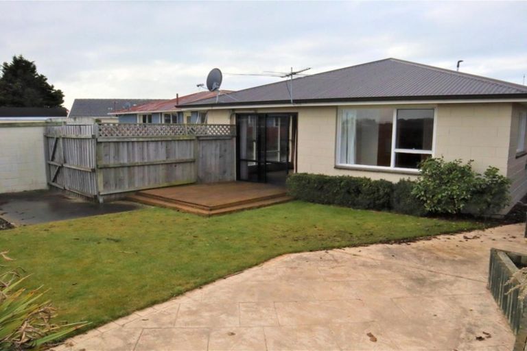 Photo of property in 2/31 Lamorna Road, Parklands, Christchurch, 8083