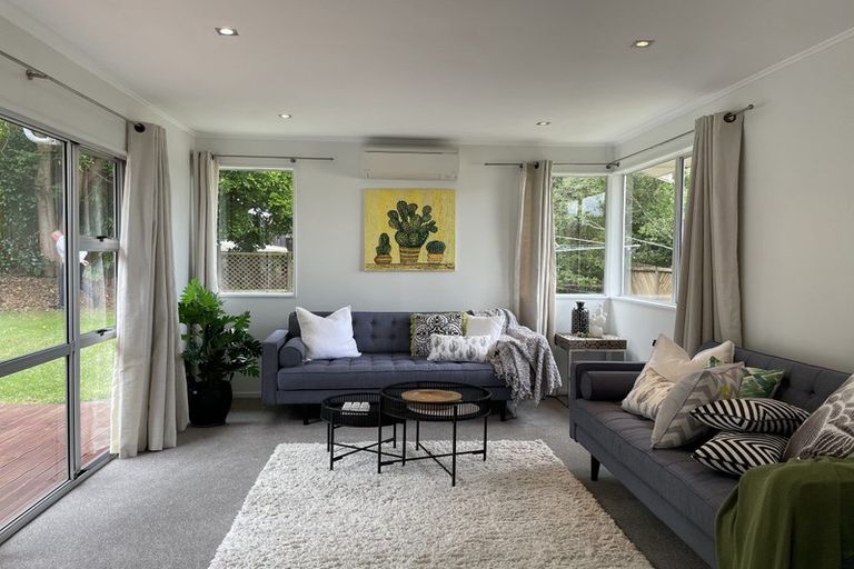 Photo of property in 17 Tacitus Place, Totara Vale, Auckland, 0629