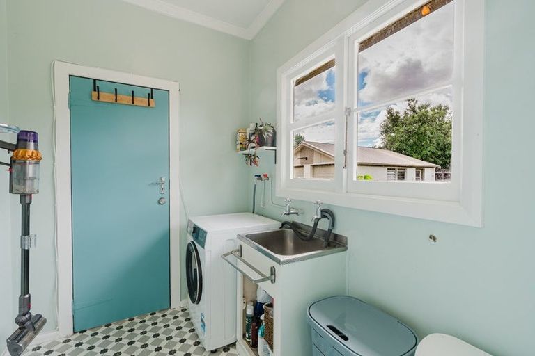 Photo of property in 37 Storey Avenue, Forest Lake, Hamilton, 3200